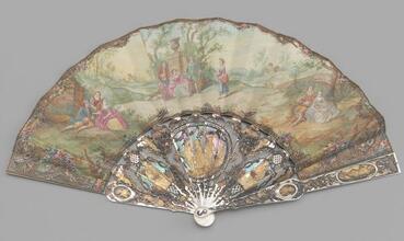 Folding fan of painted skin leaf