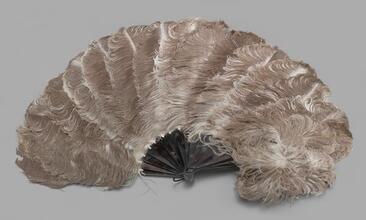 Folding feathered fan of ostrich feathers