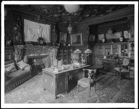 993 5th Avenue. H. Reisinger residence, library.
