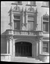 79th Street and 5th Avenue. Fletcher residence, entrance.