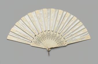 Folding fan of white satin and ivory