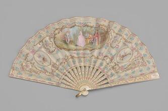Folding fan of painted cream silk leaf