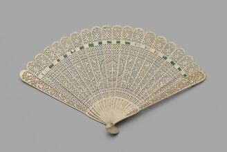 Folding fan of pierced ivory
