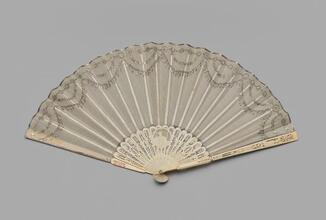 Folding fan of spangled white silk with box