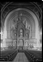 Rodeph Shalom temple. Pulpit and altar.