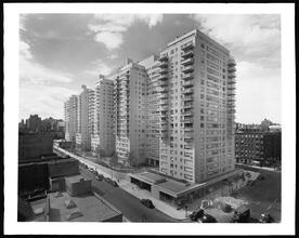 65th and 66th Streets between 2nd and 3rd Avenue. Manhattan House.