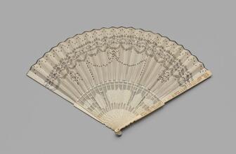 Folding fan of spangled white paper with box