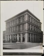 [Tiffany building on 5th Avenue and 37th Street.]