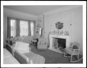 41 East 65th Street. Benson Bennett Sloan residence, guest bedroom.