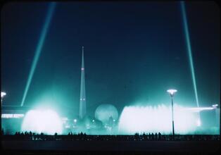 [Light show over the Trylon and Perisphere.]