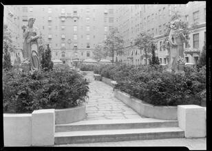 277 Park Avenue [Building]. Detail of statues.