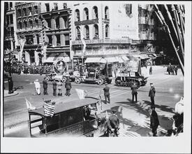 [Victory Loan Parade.]