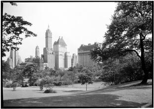 New York City views. Savoy-Plaza and Sherry Netherlands, between two tiers.