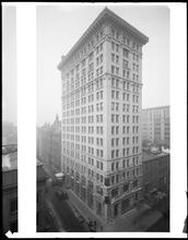 5th Avenue and 16th Street. Stuyvesant Building.
