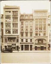 [5th Avenue between 49th and 50th Streets.]