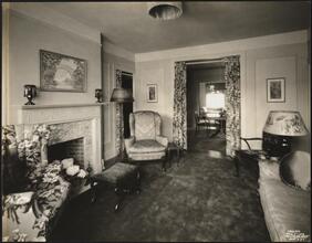 Hawthorne Court. Interior, living room