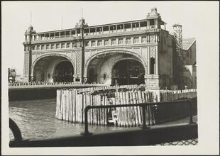[White Hall Ferry House.]