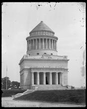 Riverside Drive. Grant's Tomb.