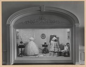 [Costume gallery, Museum of the City of New York.]