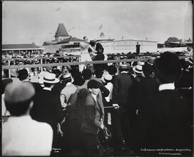 [Fitzimmons and Bosworth--Bicycle Race, Manhattan Beach.]
