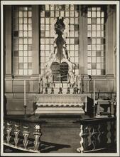 Broadway and Vesey Street. St. Paul's Chapel. Interior, altar