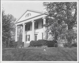 [Unidentified house in Flushing.]