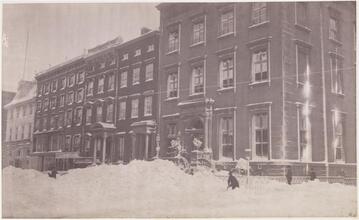 [Street scene after a blizzard.]