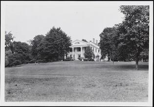 [Unidentified house in Flushing.]