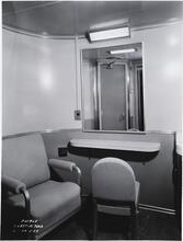 [Women's lounge on a Chesapeake and Ohio Railway train.]