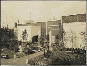 New York Worlds Fair. Beech-Nut Building