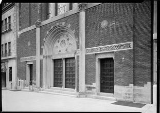 Park Avenue [Methodist Episcopal] Church. Three entrance doors.