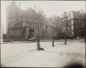[South side of 58th Street, corner of 5th Avenue.]