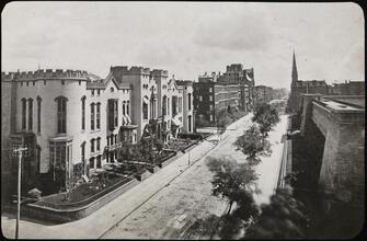 [5th Avenue looking south from 42nd Street.]