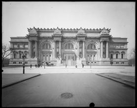 5th Avenue and 82nd Street. Metropolitan Museum of Art.