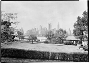 New York City views. Vista across lawns, Governor's Island.