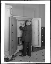 Franklin Street and Greenwich Street. B. Fischer and Co. Factory, safe deposit boxes.