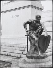 [Figure at base of El Cid statue.]