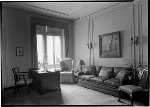 Mrs. R. Eldridge [residence]. Library toward window.