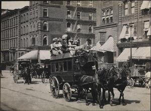 [5th Avenue and 42nd Street.]