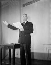 Dale Carnegie [Dale Carnegie teaching a public speaking class.]
