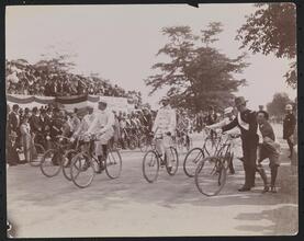 Bicycling, Evening Telegram Bicycle Parade.