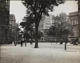 [Broadway and Bowling Green, looking north]