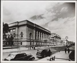 Metropolitan Museum 5th Ave. facade