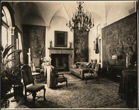 [Interior, parlor.]