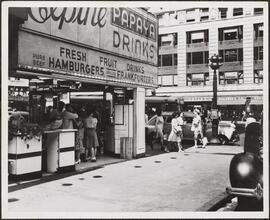 Corner refreshment stand [Papaya Drinks]