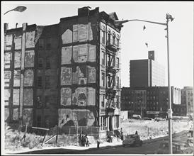 Barren/run-down building, 95th Street and 2nd or 3rd Avenues