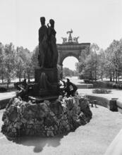 Brooklyn Nobody Knows [Bailey Fountain in Grand Army Plaza.]