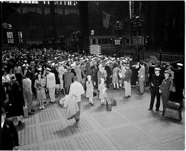 Penn Station [Soldiers returning home from World War II.]