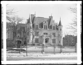 Riverside Drive between 73rd and 74th Street. Schwab residence, front.