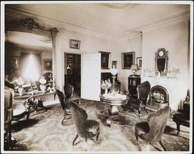 [Living room interior of Watt-Pinkney Mansion.]